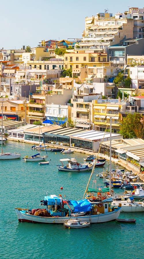 Scopri Pireo: il cuore pulsante del porto più grande della Grecia image